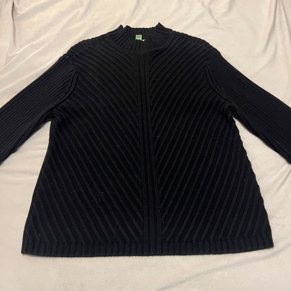 Liz Claiborne Black Ribbed Sweater
B3-#1